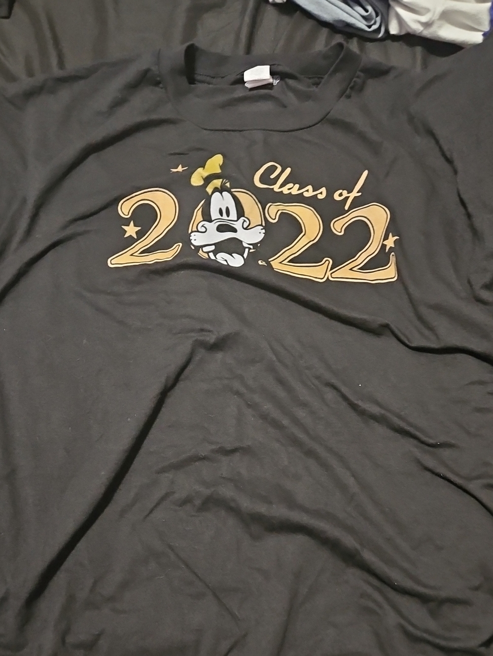Disney Black Kids Short Sleeve Tee with Gold 'Class of 2022' Goofy Graphic